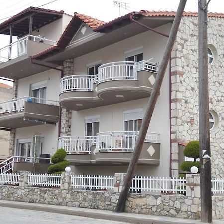 Villa George Giov Sarti Bagian luar foto