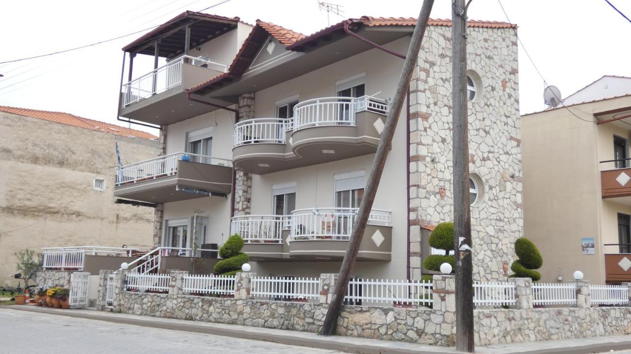 Villa George Giov Sarti Bagian luar foto